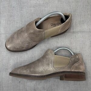 Clarks Camzin Boots Gold Metallic Suede‎ Slip On Ankle Chelsea Boots Size 8 WIDE
